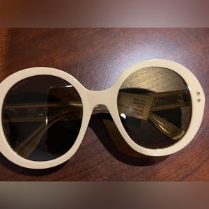Gucci Sunglasses GG1081S